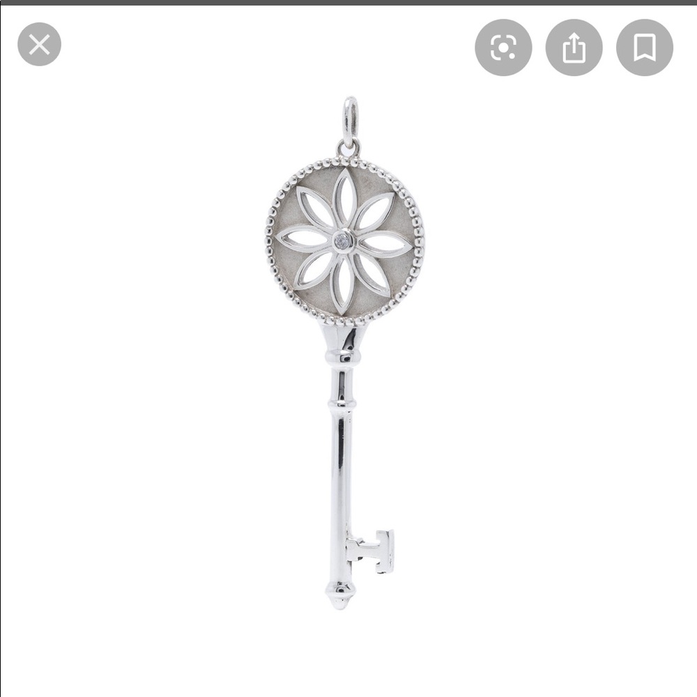 !!! SOLD !!!! Tiffany Daisy diamond key pendant